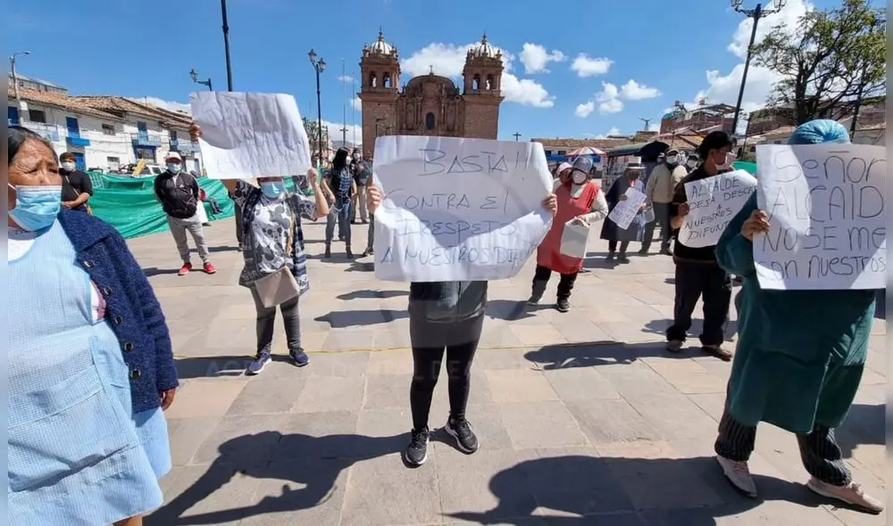 Protestantes llevaron sus carteles para exigir una respuesta de municipio. Foto: ADN Perú