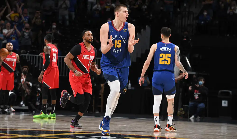 Nuggets ganó a Blazers en el quinto juego y si ganan el próximo partido avanzarán en el NBA Playoffs. Foto: AFP