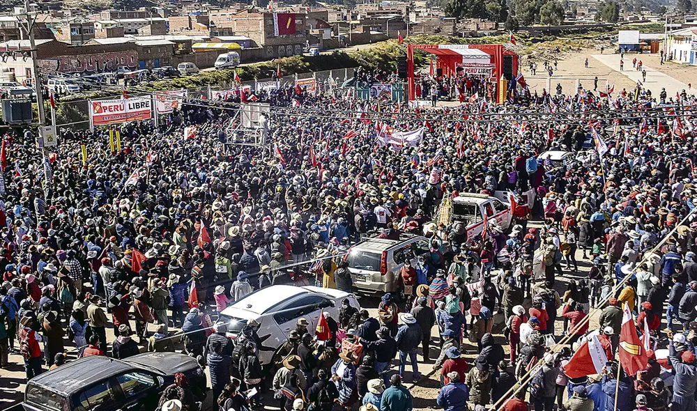 Castillo estuvo primero en Sicuani, Desde ahí se pronunció sobre la violencia de género, luego de sus desafortunadas declaraciones del lunes. Foto: Cortesía Manuel Custodio