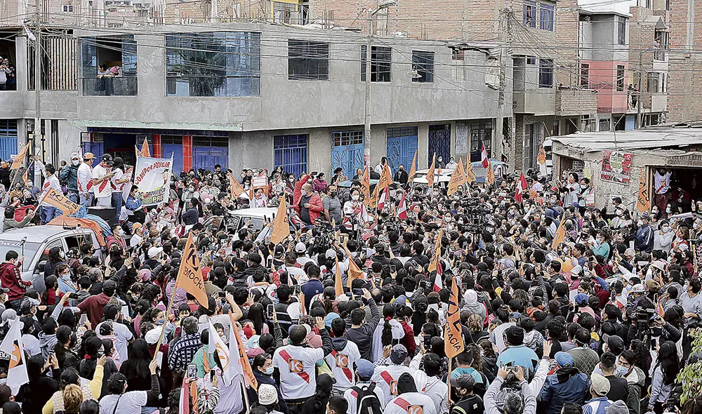 La candidata Keiko Fujimori ayer cumplió actividades proselitistas en Puente Piedra y Carabayllo. Foto: John Reyes/La República