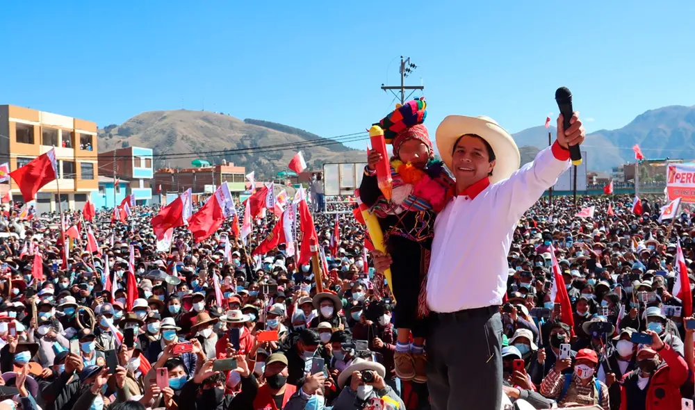 Mercado de Sicuani fue abarrotado de simpatizantes que incumplieron protocolos de bioseguridad de COVID-19. Situación similar se presentó en la ciudad de Cusco.