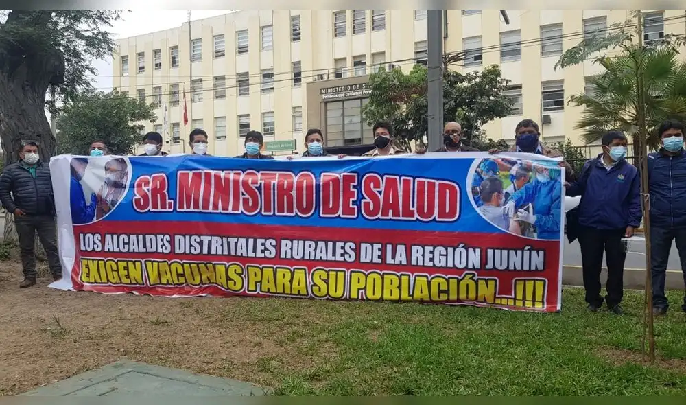 Piden que las dosis no solo permanezcan en Lima. Foto: Gianella Aguirre / URPI-LR