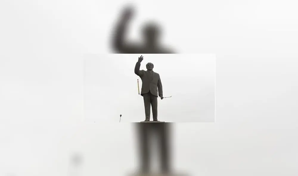 Objetos fueron retirados por militantes del APRA. Foto: difusión Objetos fueron retirados por militantes del APRA. Foto: difusión