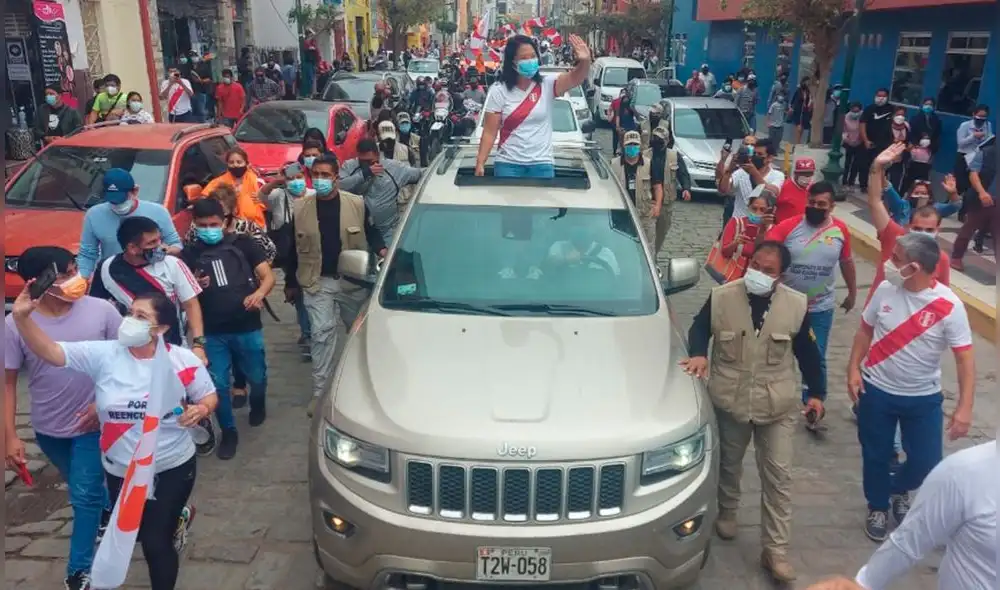 Antes de su mitin en José Leonardo Ortiz, la candidata realizó una caravana por las calles de la ciudad de Chiclayo. Foto: Clinton Medina/La República.