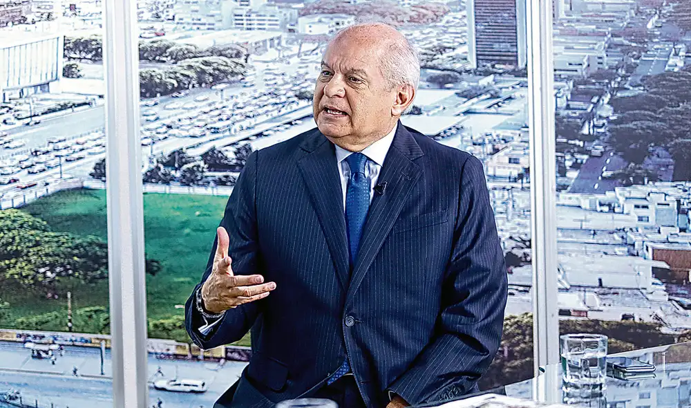 Postura. Cateriano dice que, gane quien gane, hay que ponerse a trabajar y no pelear. Foto: La República Postura. Cateriano dice que, gane quien gane, hay que ponerse a trabajar y no pelear. Foto: La República