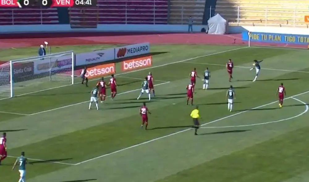 Bolivia se puso adelante en el marcador con un remate cruzado de Moreno Martins. Foto: captura Movistar Deportes Bolivia se puso adelante en el marcador con un remate cruzado de Moreno Martins. Foto: captura Movistar Deportes