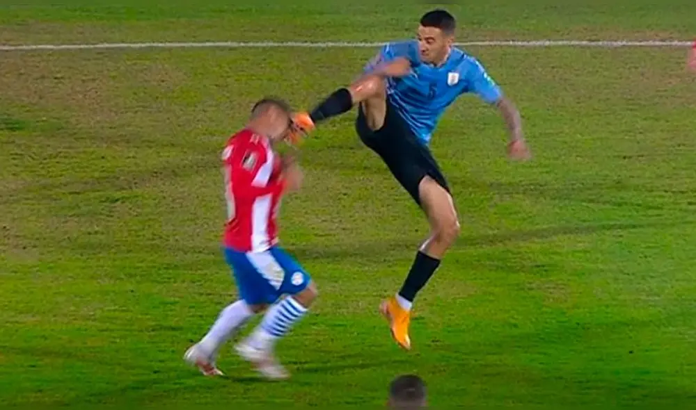 Vecino recibió la tarjeta amarilla tras el zapatazo. Foto: captura/Movistar Deportes