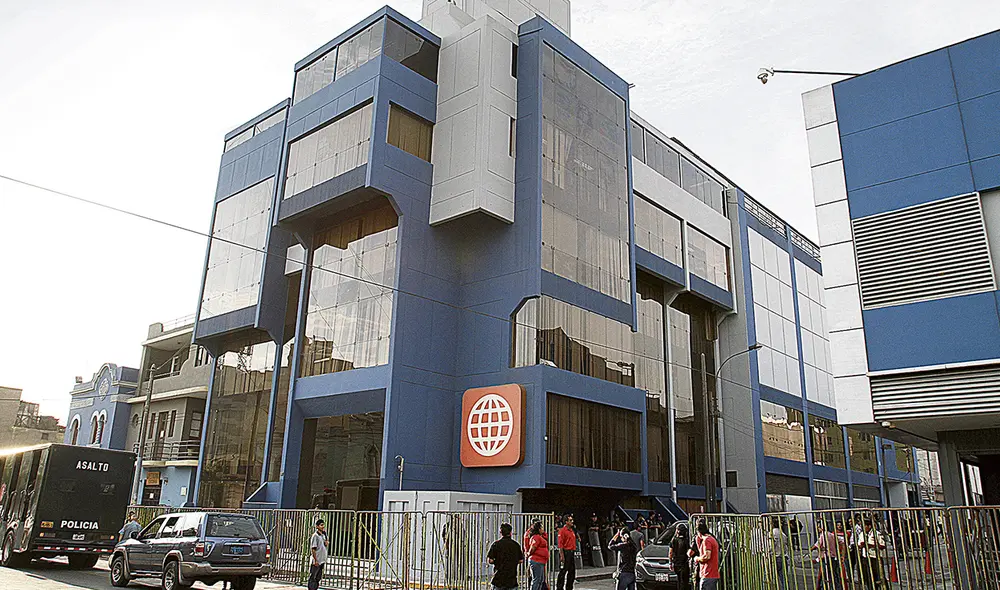 Bajo la lupa. Según la demanda, en América TV no se cumplió el procedimiento para la designación del director periodístico, con el fin de mantener y cumplir valores y principios del canal. Foto: difusión Bajo la lupa. Según la demanda, en América TV no se cumplió el procedimiento para la designación del director periodístico, con el fin de mantener y cumplir valores y principios del canal. Foto: difusión