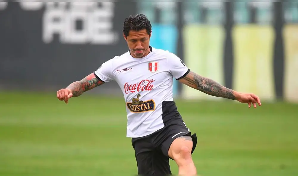 Gianluca Lapadula, entrenando en Videna con miras al choque ante Ecuador. Foto: Prensa FPF
