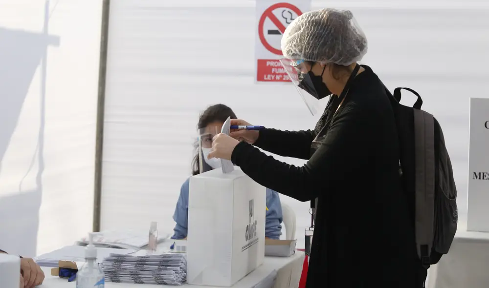 ONPE pidió a personas que apoyen a la instalación de mesas si titulares o suplentes no acuden. Foto: La República