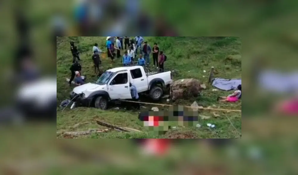 Los agresores se acercaron al automóvil siniestrado y mataron a tiros a los cinco ocupantes, según la información de la Fiscalía. Foto: captura de Milenio