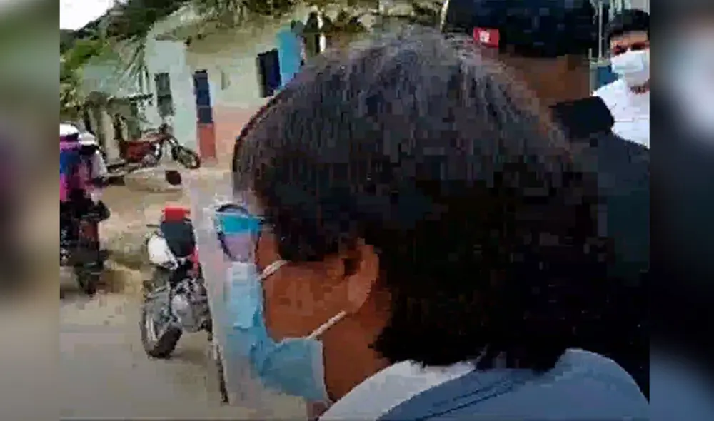 Personera aún está detenida en la comisaría Tablazo. Foto: captura de video