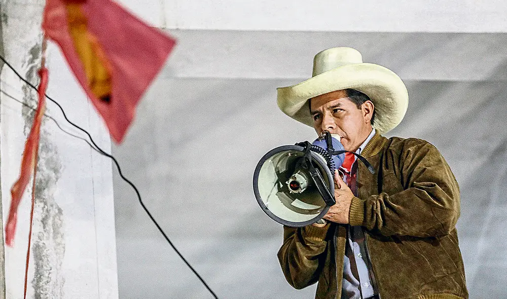 Pedro Castillo se dirigió a sus simpatizantes congregados en Tacabamba. Los llamó a la calma y a la prudencia. Foto: Aldair Mejía/La República