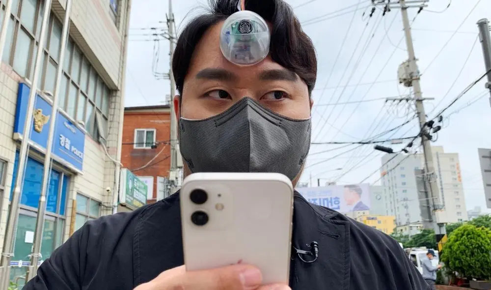 El inventor surcoreano probó su ojo robot por las calles de Seúl. Foto: Computer Hoy