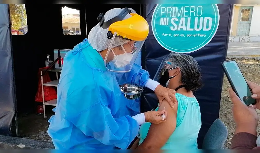 Piden al Minsa programar vacunación contra la COVID-19 a adultos mayores de Máncora. Foto: difusión Piden al Minsa programar vacunación contra la COVID-19 a adultos mayores de Máncora. Foto: difusión