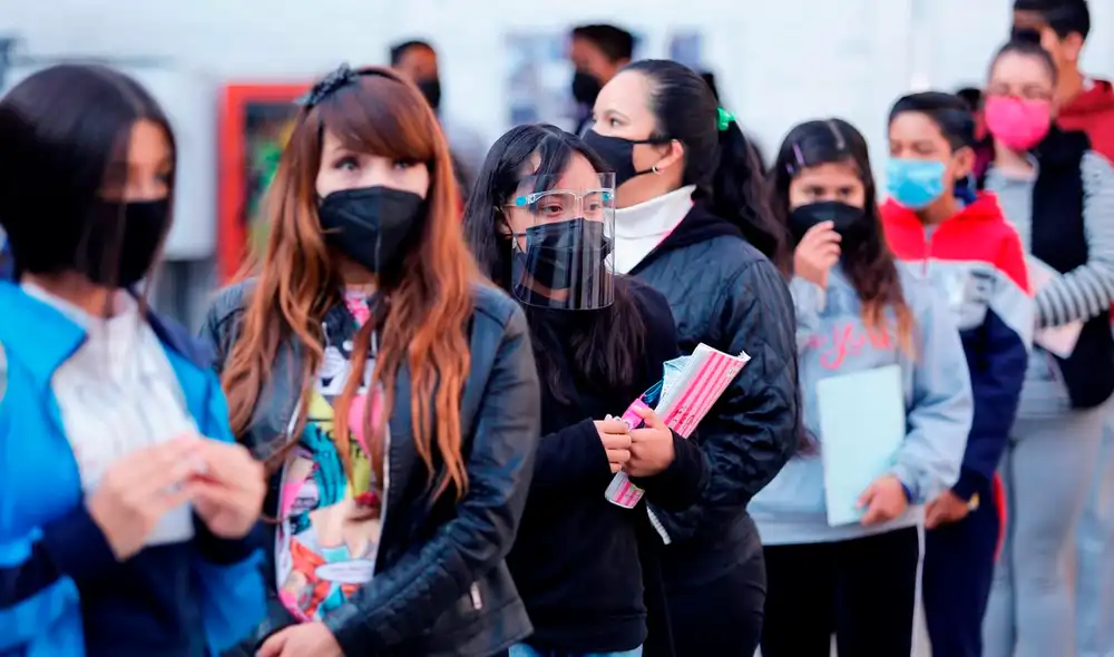 La alcaldesa de la Ciudad de México informó que 1.103 escuelas abrieron y se estima que 80.000 alumnos volvieron a las aulas. Foto: EFE