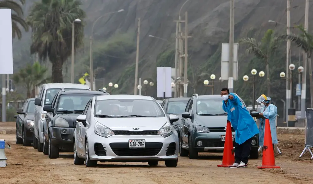 Personas de 60 a 62 añios pueden inmunizarse en este vacunatorio. Foto: Marco Cotrina / La República Personas de 60 a 62 añios pueden inmunizarse en este vacunatorio. Foto: Marco Cotrina / La República