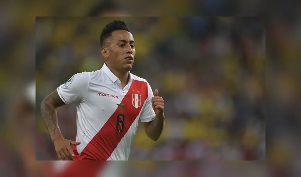 Christian Cueva tuvo en sus pies el 0-1 en el Ecuador vs. Perú. Foto: AFP
