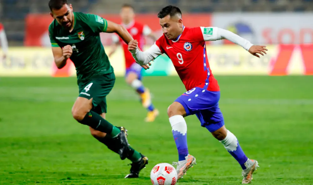 Chile y Bolivia se ven las caras por las Eliminatorias Qatar 2022 desde el Estadio San Carlos de Apoquindo. Foto: AFP Chile y Bolivia se ven las caras por las Eliminatorias Qatar 2022 desde el Estadio San Carlos de Apoquindo. Foto: AFP