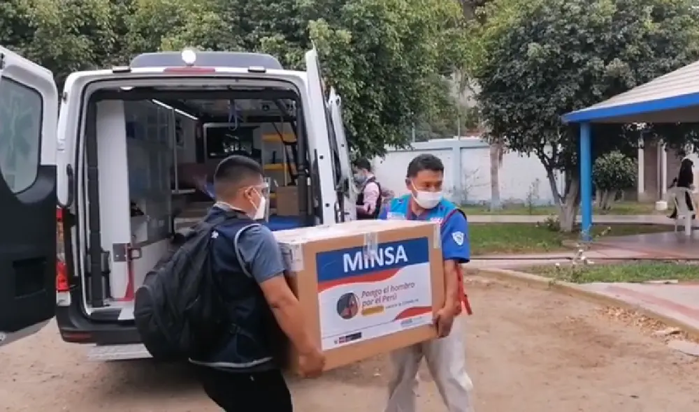 De acuerdo a Óscar Ugarte, en el Perú se aplican 100.000 dosis por día. Foto: Minsa De acuerdo a Óscar Ugarte, en el Perú se aplican 100.000 dosis por día. Foto: Minsa