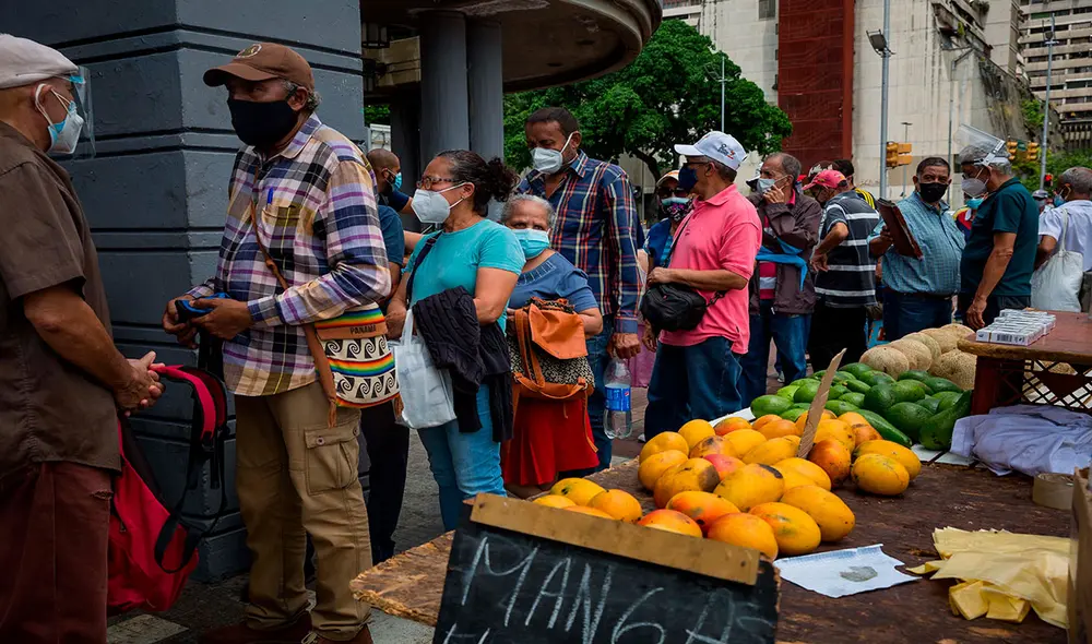 El Bono Tiempo Histórico es aprobado en Venezuela, donde informaron que ha disminuido la inflación, pero continúan en severa crisis. Foto: EFE El Bono Tiempo Histórico es aprobado en Venezuela, donde informaron que ha disminuido la inflación, pero continúan en severa crisis. Foto: EFE