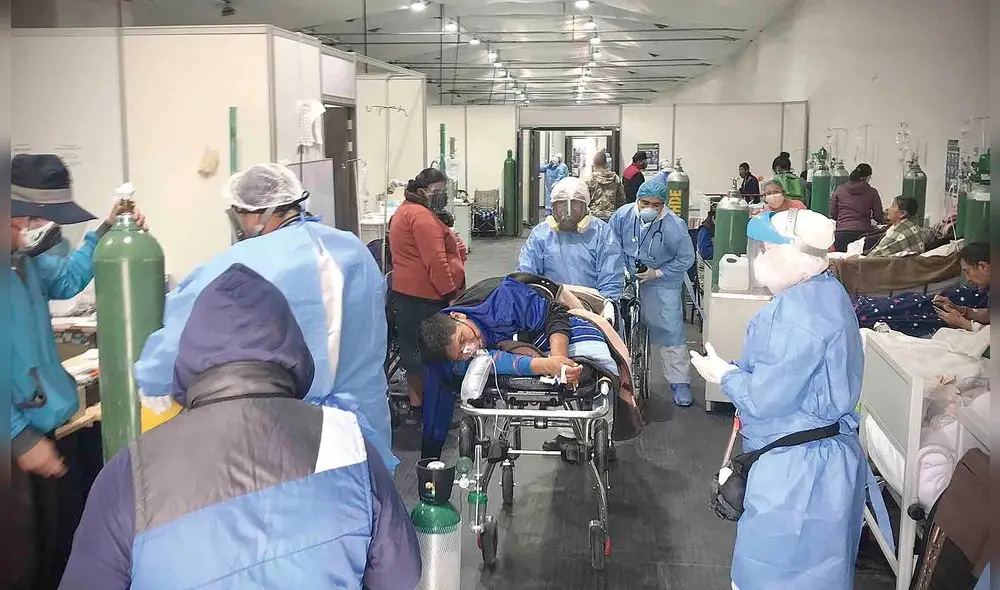Área de triaje de hospital Honorio Delgado. A diario llegan decenas de pacientes con problemas para respirar. No se descarta que tengan la variante Delta. Foto: Oswald Charca Área de triaje de hospital Honorio Delgado. A diario llegan decenas de pacientes con problemas para respirar. No se descarta que tengan la variante Delta. Foto: Oswald Charca