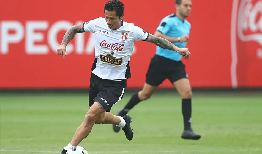 Lapadula todavía no se ha pronunciado acerca de su futuro en Benevento. Foto: Selección peruana