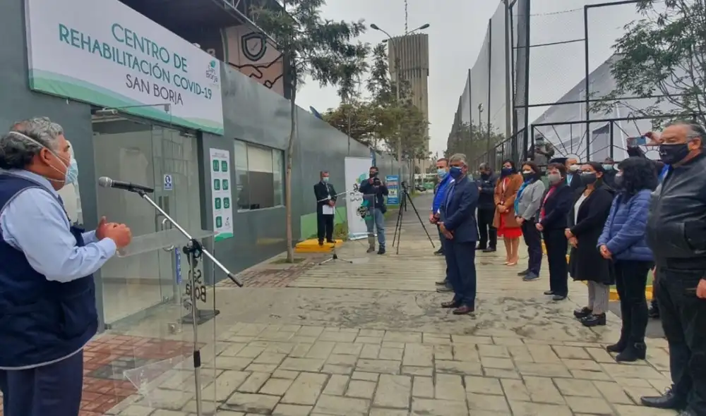 Según el alcalde, Alberto Tejada, el lugar servirá también como punto para el abastecimiento de oxígeno de los vecinos. Foto: María Pía Ponce / URPI-LR Según el alcalde, Alberto Tejada, el lugar servirá también como punto para el abastecimiento de oxígeno de los vecinos. Foto: María Pía Ponce / URPI-LR
