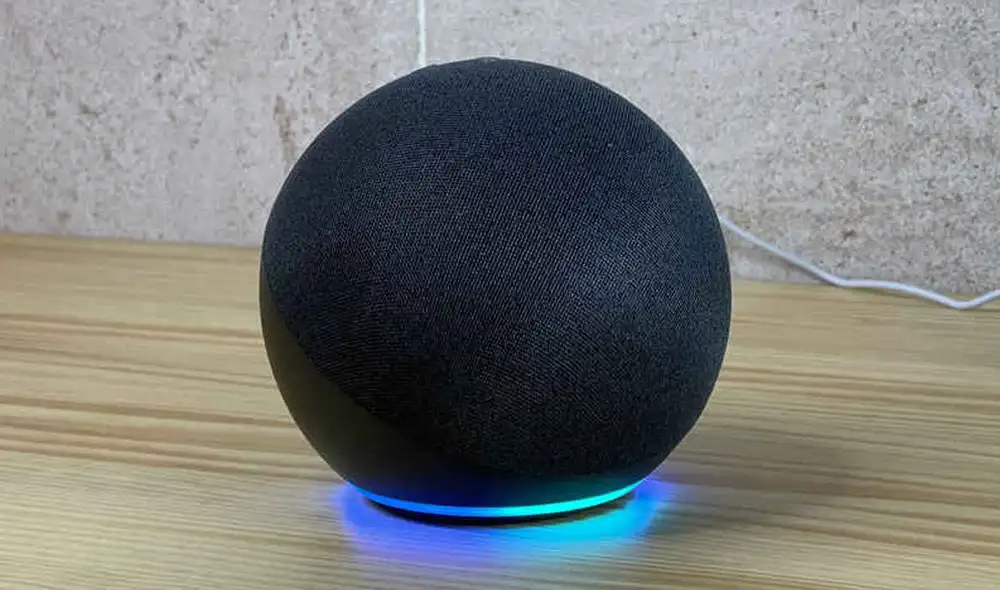 Gracias a Alexa podrás pedirle cualquier tipo de información a este dispositivo creado por Amazon. Foto: Omicrono Gracias a Alexa podrás pedirle cualquier tipo de información a este dispositivo creado por Amazon. Foto: Omicrono