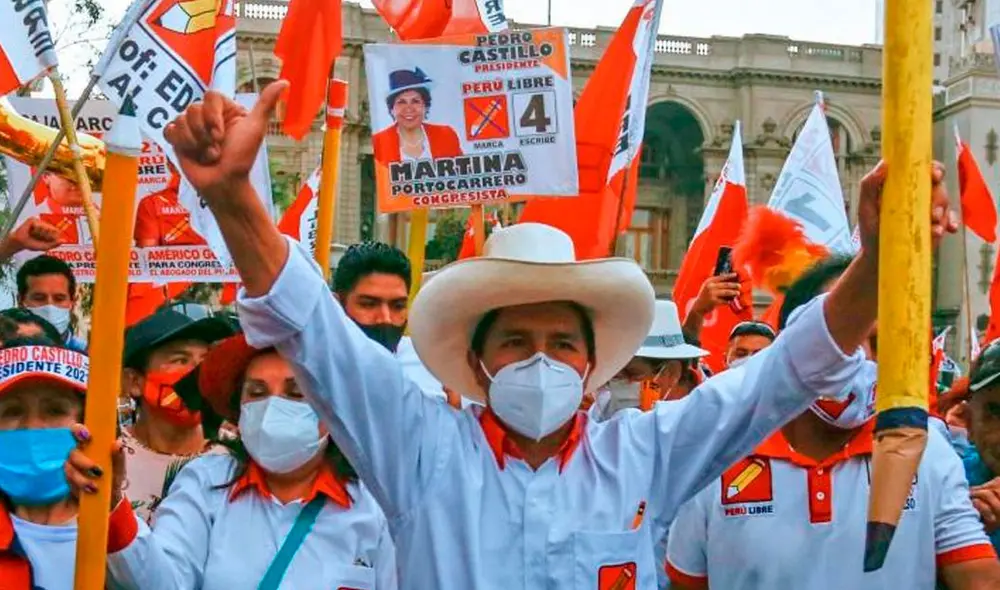 Al 100% de actas procesadas y 99.888% contabilizadas, el candidato izquierdista Pedro Castillo se mantiene en ventaja con 50.145% de votos válidos, frente a Keiko Fujimori con 49.855%. Foto: AFP Al 100% de actas procesadas y 99.888% contabilizadas, el candidato izquierdista Pedro Castillo se mantiene en ventaja con 50.145% de votos válidos, frente a Keiko Fujimori con 49.855%. Foto: AFP