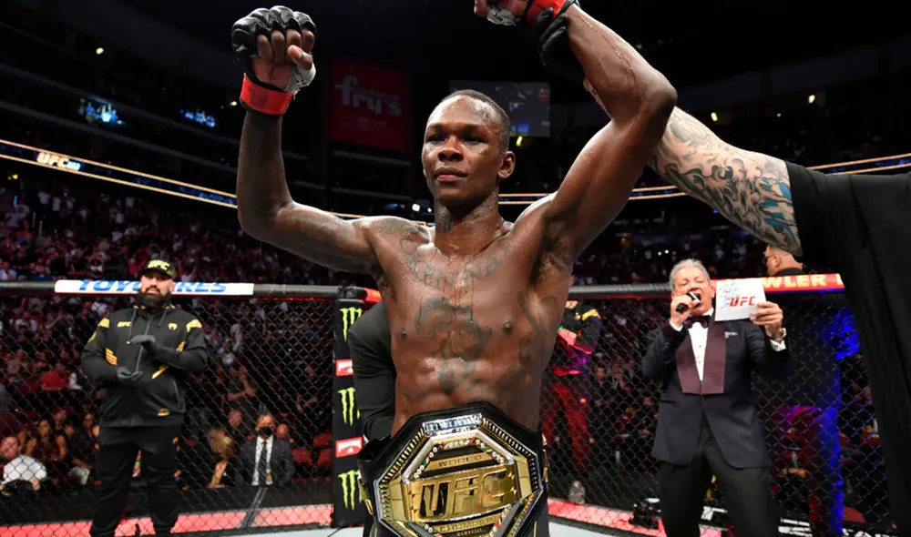 'Izzy' Adesanya logró su tercera defensa exitosa por la presea peso mediano de la UFC. Foto: ESPN 'Izzy' Adesanya logró su tercera defensa exitosa por la presea peso mediano de la UFC. Foto: ESPN