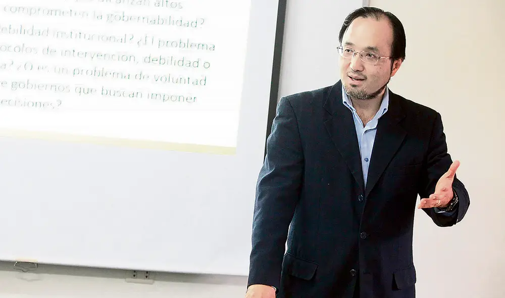 Lectura. Para Tanaka, la hipótesis del fraude responde más a desesperación que a hechos. Foto: difusión