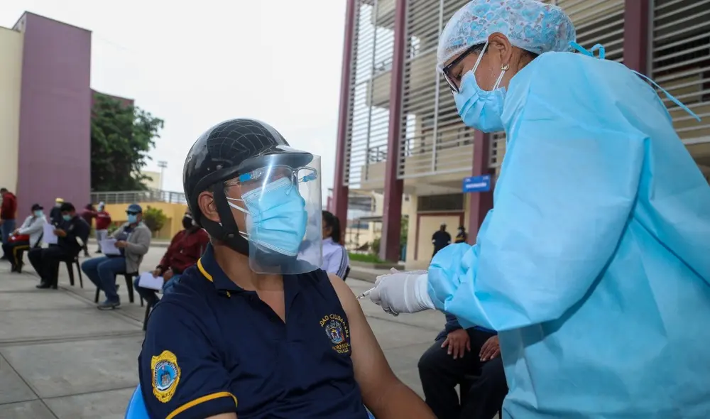 En los próximos días, se vacunará al personal que no se pudo aplicar la segunda dosis. Foto: Prensa MPT En los próximos días, se vacunará al personal que no se pudo aplicar la segunda dosis. Foto: Prensa MPT