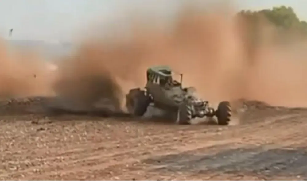 Vehículo fuera de control en un rally en el estado de Texas colisionó contra espectadores. Foto: fitfamelpaso Instagram