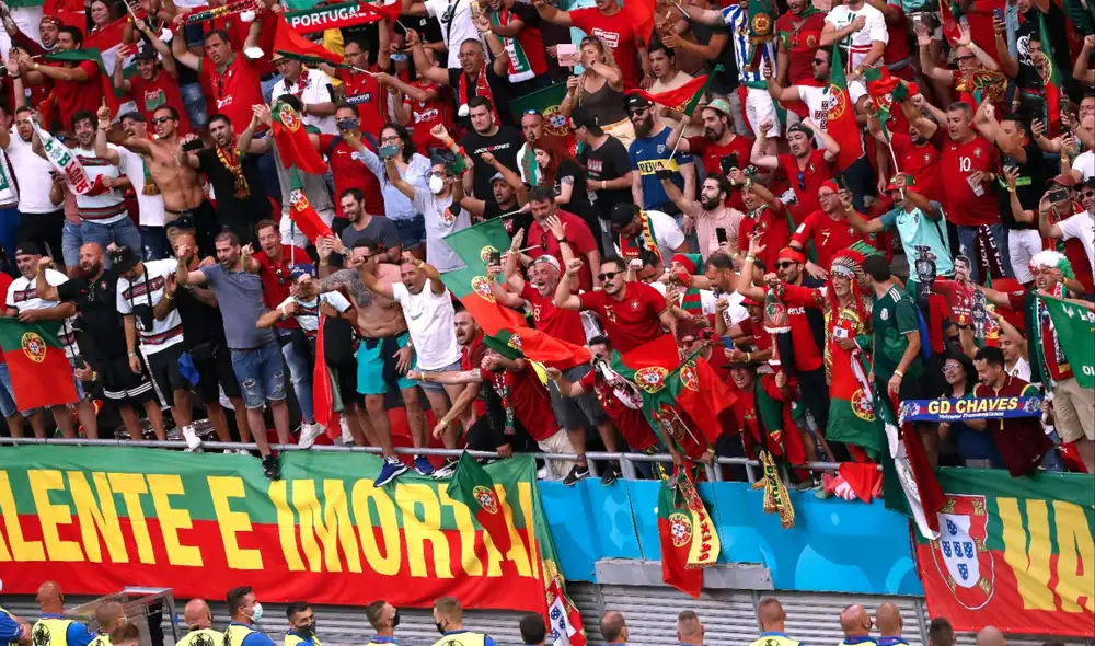 El choque por la fase de grupos de la Eurocopa acabó con un triunfo por 3-0 a favor de Portugal. Cristiano Ronaldo anotó dos tantos. Foto: Efe