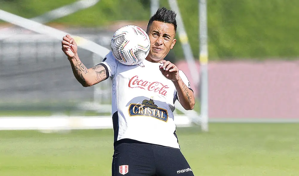 El volante entrenó a la par de sus demás compañeros y, de no mediar inconvenientes a último momento, será titular ante Brasil. Foto: FPF