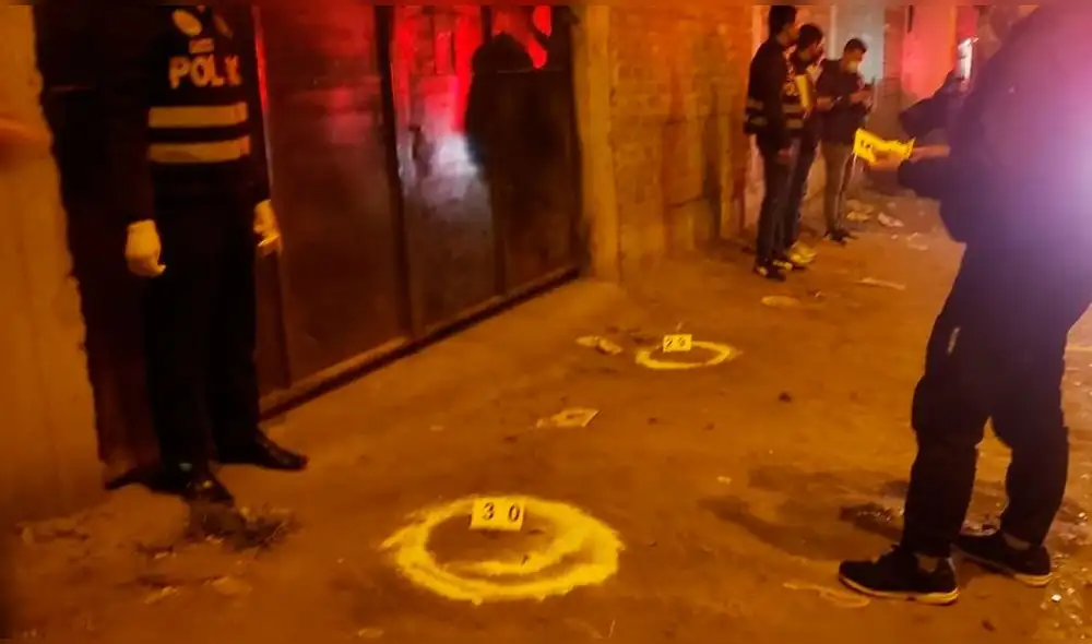 Policía recogió más de 30 casquillos de bala calibre 9 milímetros en la escena. Foto: cortesía Policía recogió más de 30 casquillos de bala calibre 9 milímetros en la escena. Foto: cortesía