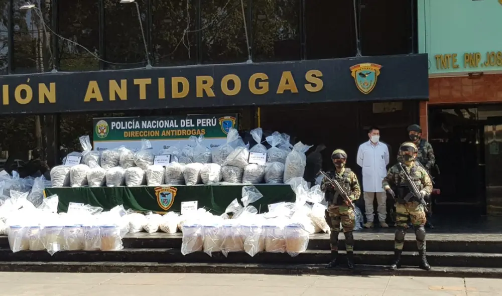 Ilegal mercadería se encuentra en los almacenes de la Dirección Antidrogas. Foto: Joel Robles / URPI - LR