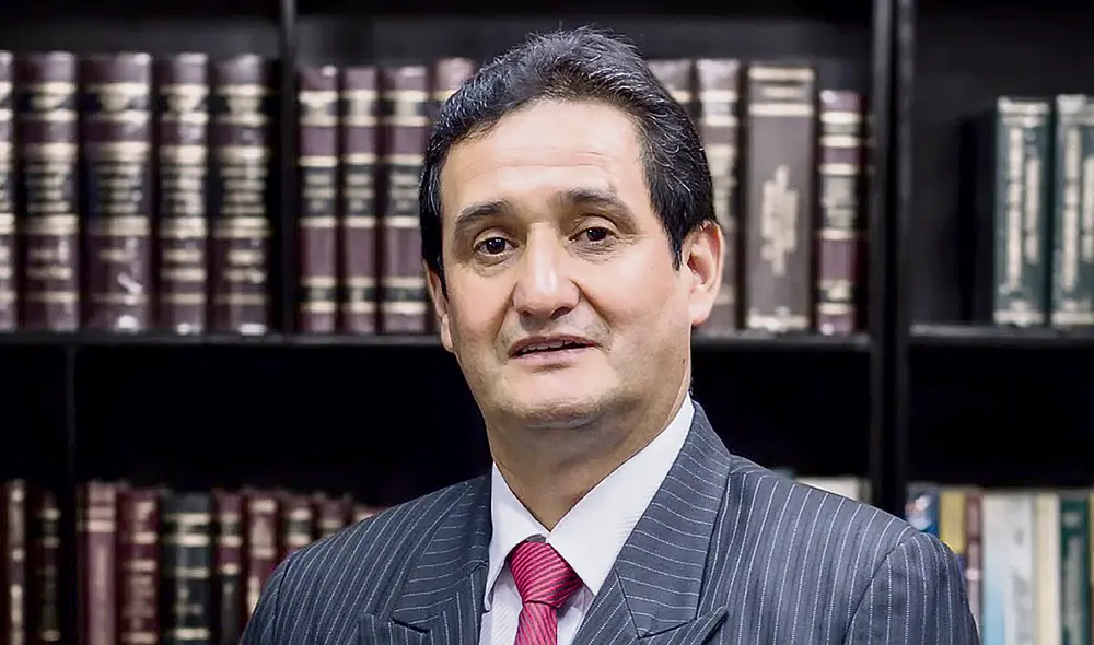 Afán. Dr. Castiglioni intenta explicar obstinadas denuncias electorales de Fuerza Popular. Foto: difusión