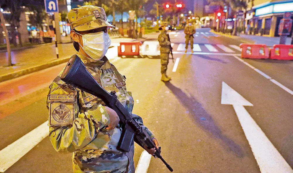 Respete las medidas. Evite reuniones sociales o fiestas. Foto: EFE