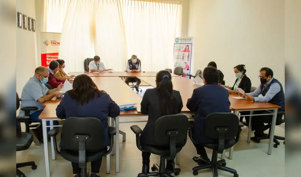 Encargados de Diresa se reuniones con decanos de colegios profesionales. Foto: difusión Encargados de Diresa se reuniones con decanos de colegios profesionales. Foto: difusión