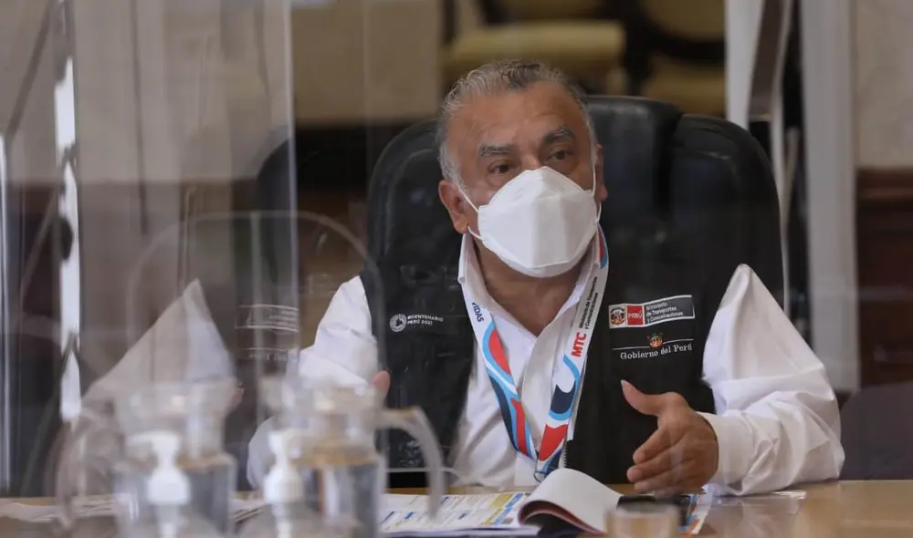 Gonzales informó que han transferido S/ 200 millones para rehabilitación de caminos vecinales. Foto: Prensa MTC