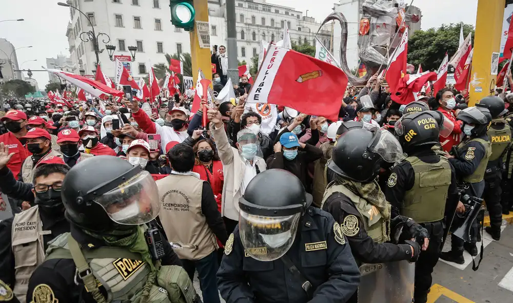 Además, el titular del Mininter señaló que alrededor de 3.000 efectivos entrenados en el control de multitudes serán desplegados. Foto: Antonio Melgarejo/La República
