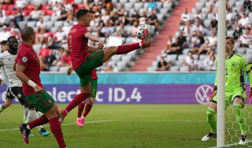 Cristiano Ronaldo en la asistencia de gol a Diogo Jota. Foto: EFE Cristiano Ronaldo en la asistencia de gol a Diogo Jota. Foto: EFE