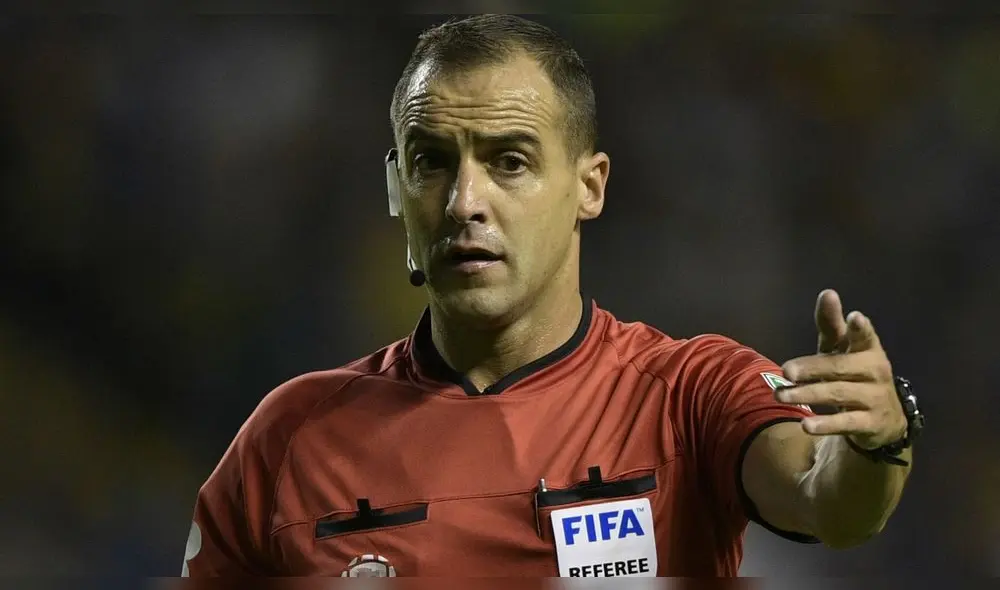 El uruguayo Esteban Ostojich hace pocos días condujo el partido de la selección peruana ante Ecuador. Foto: Difusión