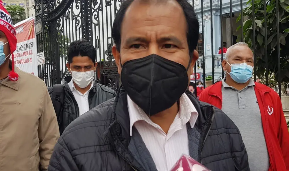 Edgar Tello indicó que la bancada del lápiz también estaría en conversaciones con Podemos Perú para posible alianza parlamentaria. Foto: César Zorrilla/URPI-LR