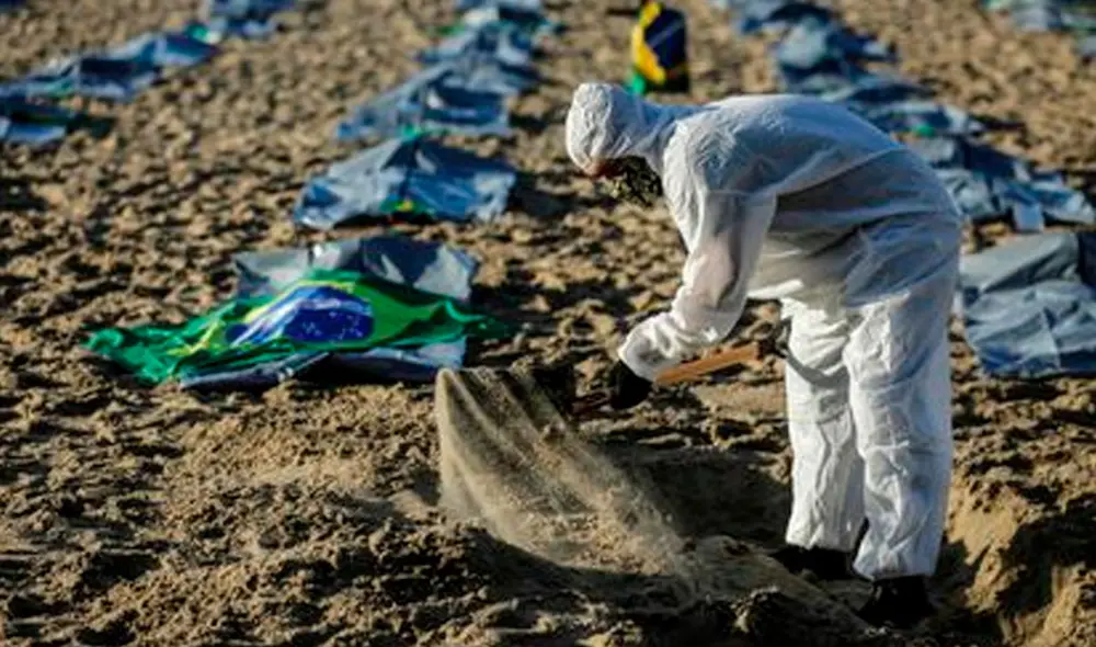 Pese a la aún crítica situación de la pandemia, el presidente brasileño, Jair Bolsonaro, insiste en su posición negacionista. Foto: EFE Pese a la aún crítica situación de la pandemia, el presidente brasileño, Jair Bolsonaro, insiste en su posición negacionista. Foto: EFE