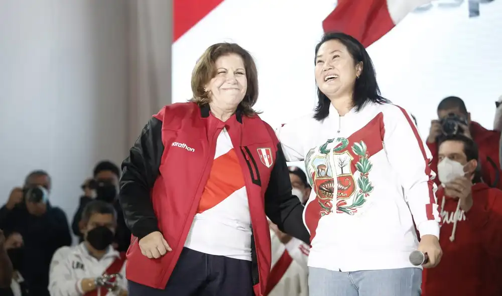 Keiko Fujimori y Lourdes Flores en mitin