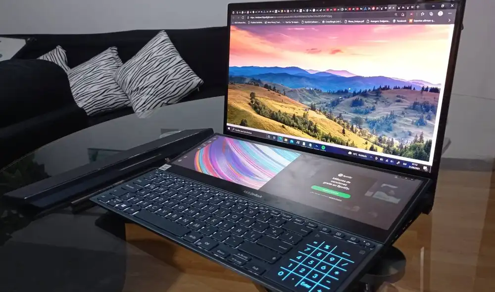 ASUS se ha dedicado a enmendar errores y ha hecho madurar su concepto de doble pantalla enfocado en creación de contenido, trabajo workstation y alta performance en un diseño cada vez más compacto. Foto: Benjamín Marcelo/La República