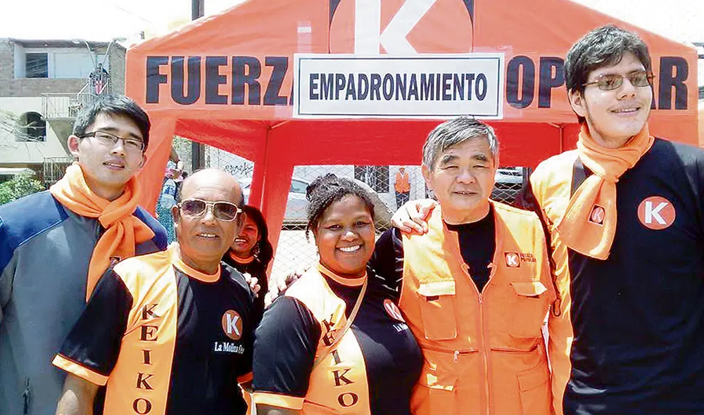 En casaquilla. Jaime Roselló Torres (el segundo con lentes) en una actividad a favor de Keiko con la presencia del congresista fujimorista Marco Miyashiro. Foto: difusión En casaquilla. Jaime Roselló Torres (el segundo con lentes) en una actividad a favor de Keiko con la presencia del congresista fujimorista Marco Miyashiro. Foto: difusión